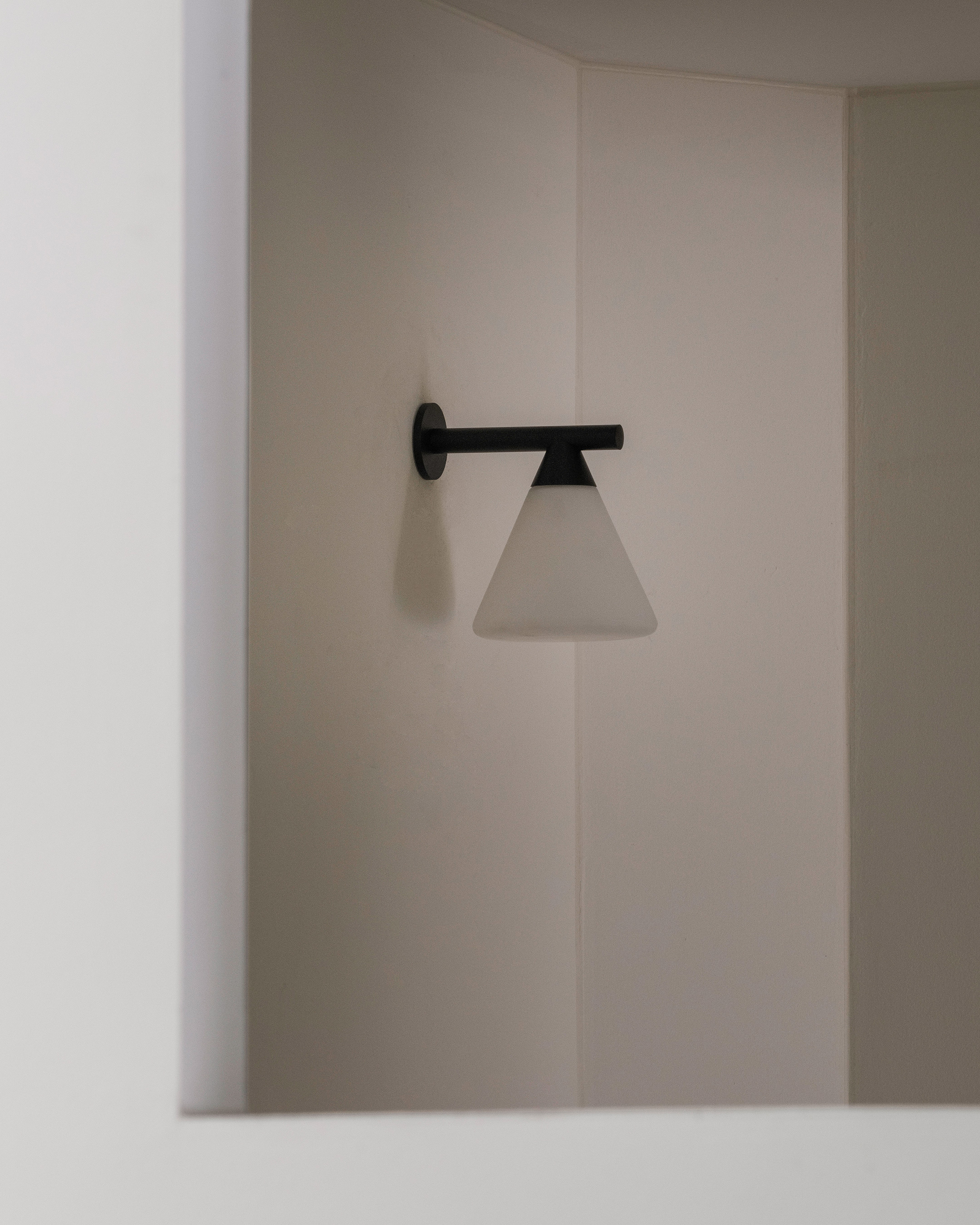 PROBE Wall 1Color